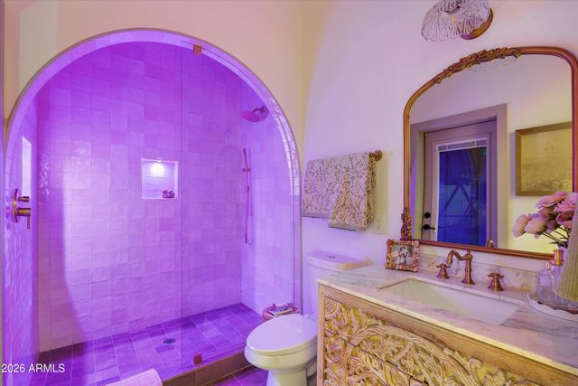 6414 E BEVERLY Lane, Scottsdale, AZ 85254