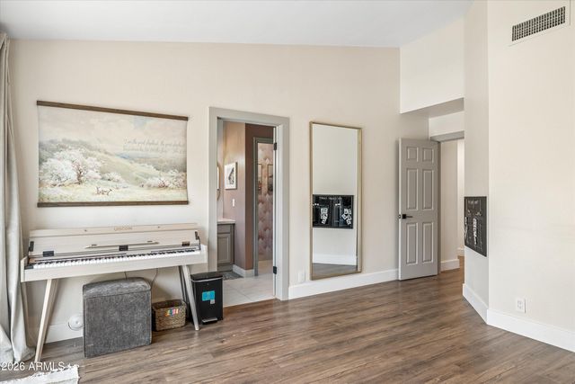 6414 E BEVERLY Lane, Scottsdale, AZ 85254