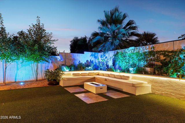 6414 E BEVERLY Lane, Scottsdale, AZ 85254