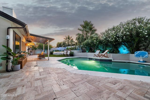 6414 E BEVERLY Lane, Scottsdale, AZ 85254