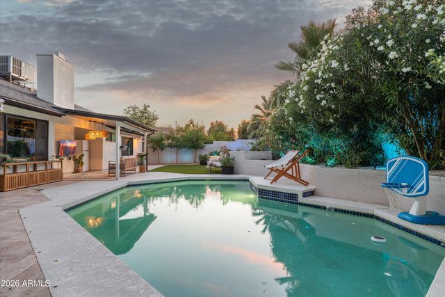 6414 E BEVERLY Lane, Scottsdale, AZ 85254