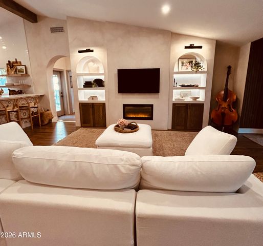 6414 E BEVERLY Lane, Scottsdale, AZ 85254