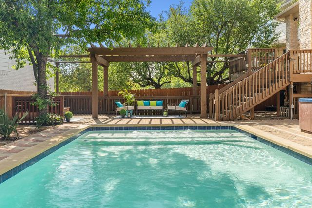 7604 Menler DR, Austin, TX 78735