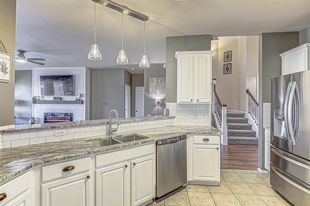 2200 Hayfield SQ, Pflugerville, TX 78660