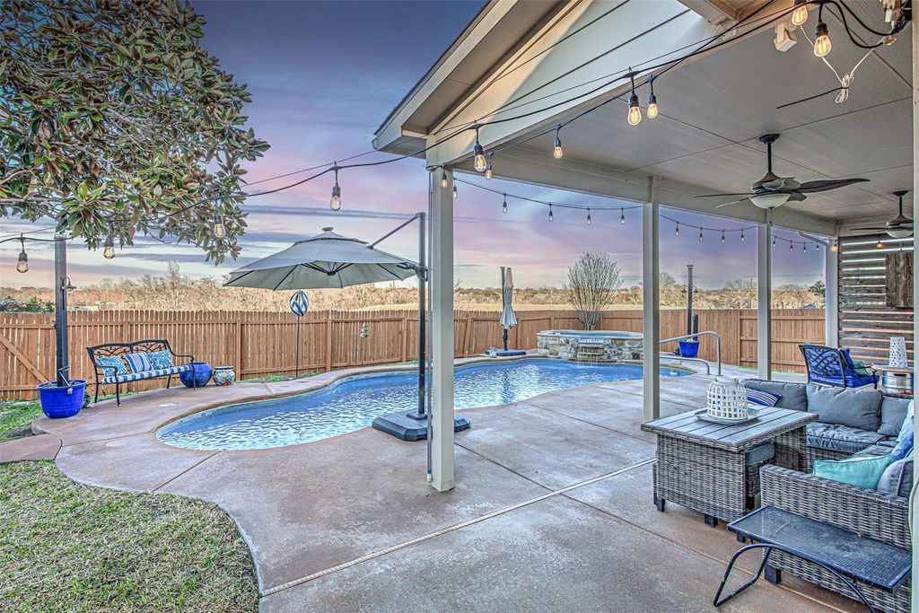 2200 Hayfield SQ, Pflugerville, TX 78660