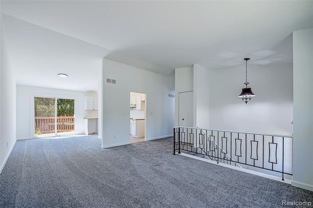 1186 Stamford Road, Ypsilanti, MI 48198