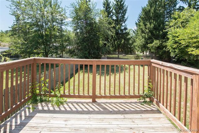 1186 Stamford Road, Ypsilanti, MI 48198