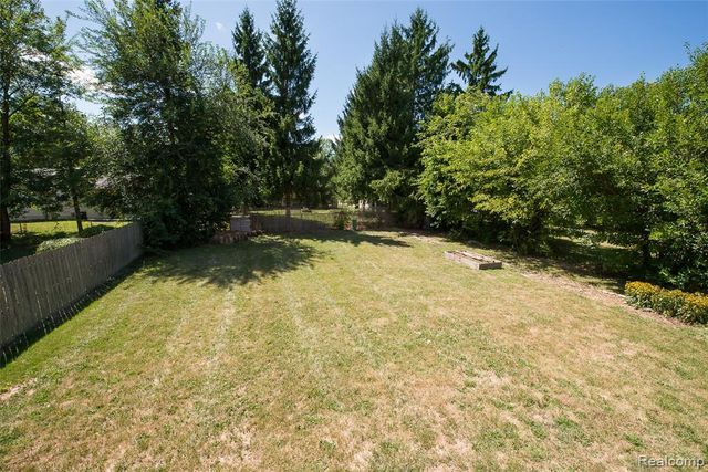 1186 Stamford Road, Ypsilanti, MI 48198