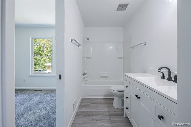1186 Stamford Road, Ypsilanti, MI 48198