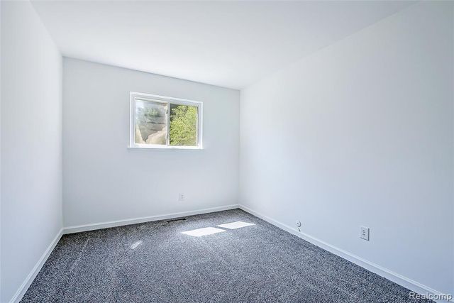 1186 Stamford Road, Ypsilanti, MI 48198