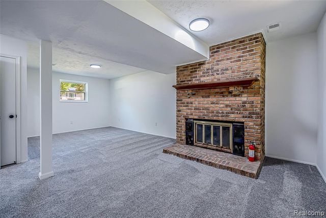 1186 Stamford Road, Ypsilanti, MI 48198