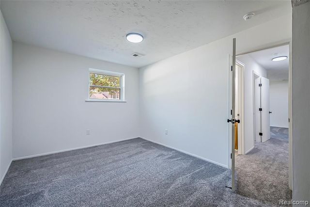 1186 Stamford Road, Ypsilanti, MI 48198