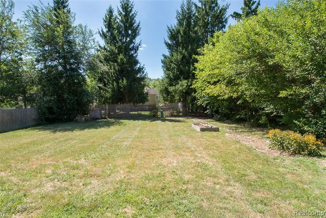 1186 Stamford Road, Ypsilanti, MI 48198