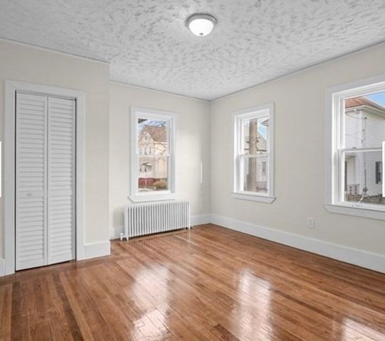 28 Borden St 1, New Bedford, MA 02740