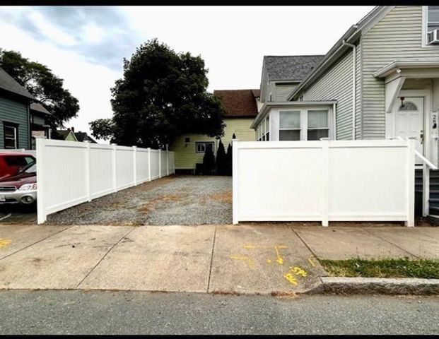 28 Borden St 1, New Bedford, MA 02740