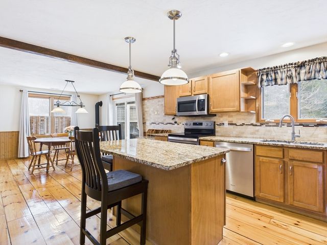 88 Morgan Dr, Taunton, MA 02780