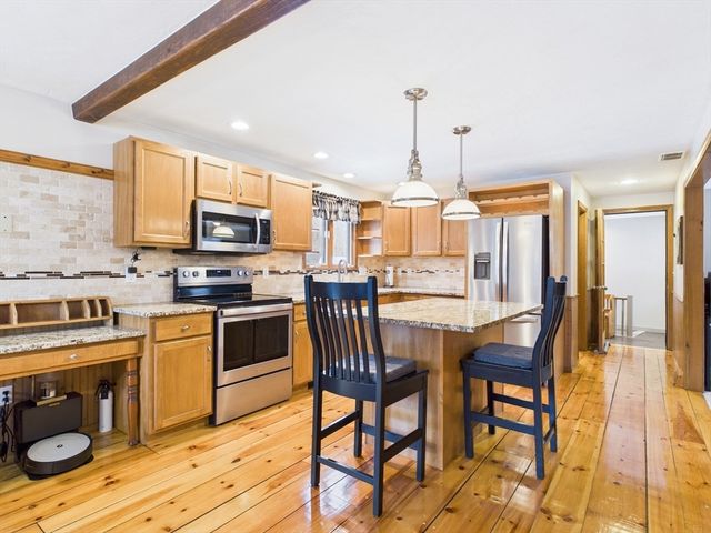 88 Morgan Dr, Taunton, MA 02780