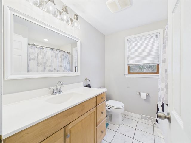 88 Morgan Dr, Taunton, MA 02780