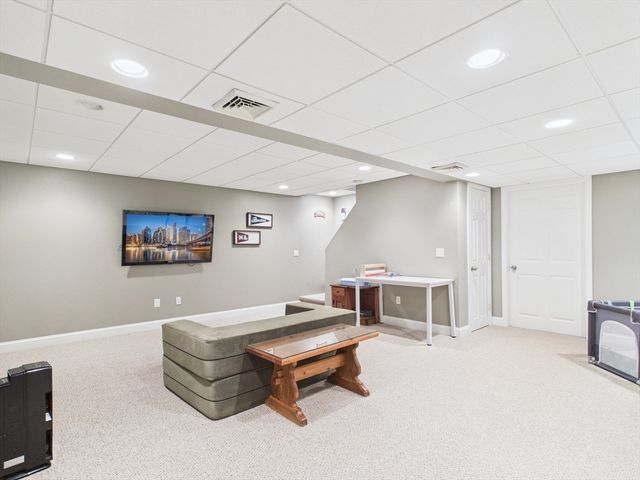 88 Morgan Dr, Taunton, MA 02780