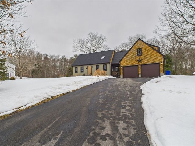 88 Morgan Dr, Taunton, MA 02780
