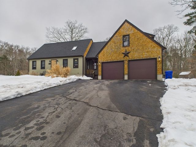 88 Morgan Dr, Taunton, MA 02780