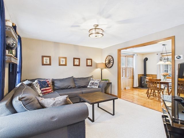 88 Morgan Dr, Taunton, MA 02780