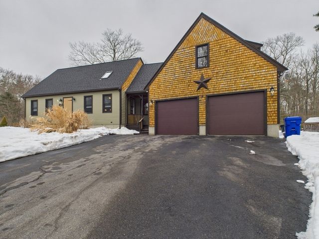 88 Morgan Dr, Taunton, MA 02780