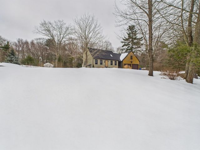 88 Morgan Dr, Taunton, MA 02780