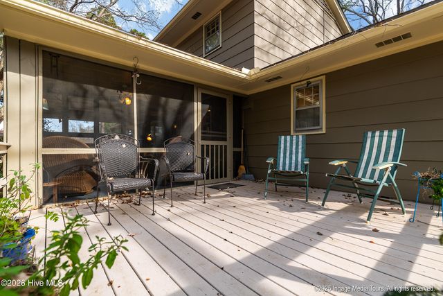 200 Fox Haven Drive, Greenville, NC 27858