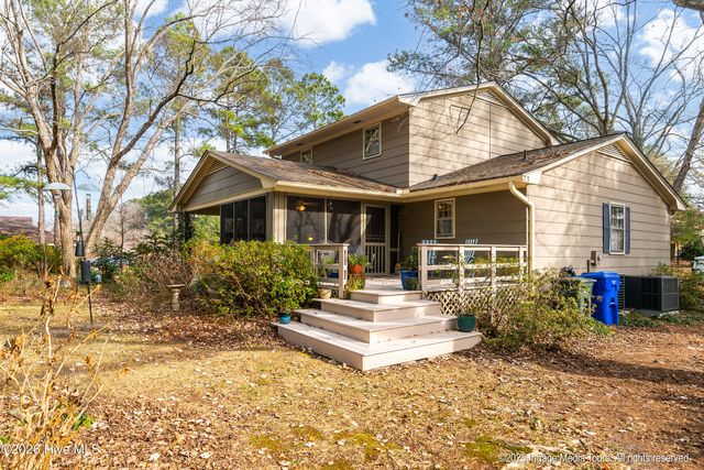 200 Fox Haven Drive, Greenville, NC 27858