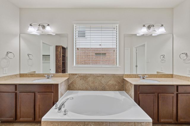 1105 Tabernash DR, Leander, TX 78641