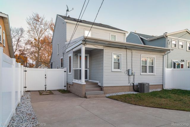 1110 Longfellow Avenue, Royal Oak, MI 48067