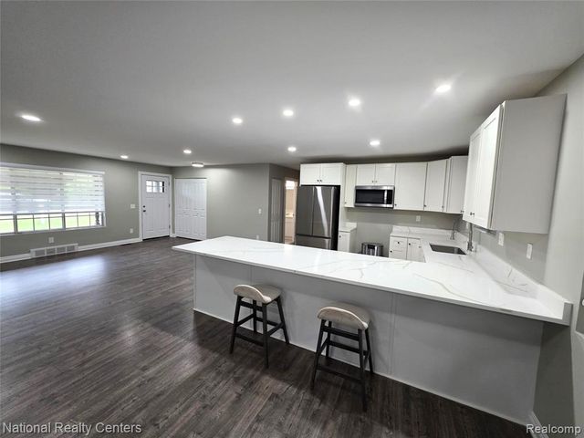 31355 Cyril, Fraser, MI 48026