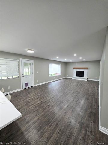 31355 Cyril, Fraser, MI 48026
