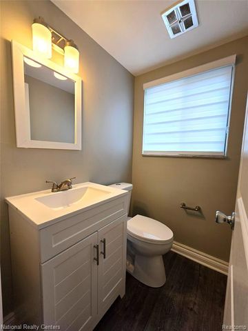 31355 Cyril, Fraser, MI 48026