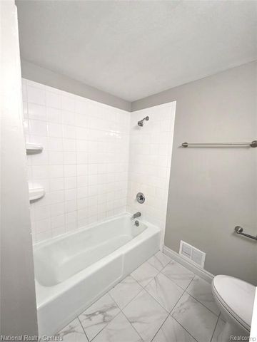 31355 Cyril, Fraser, MI 48026