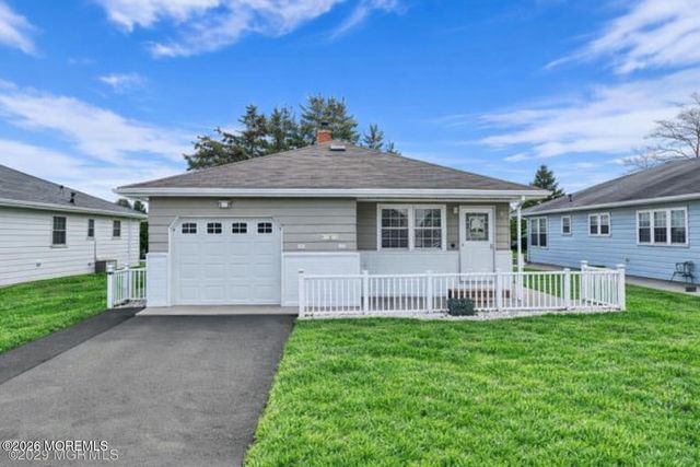 496 Saint Thomas Drive, Toms River, NJ 08757