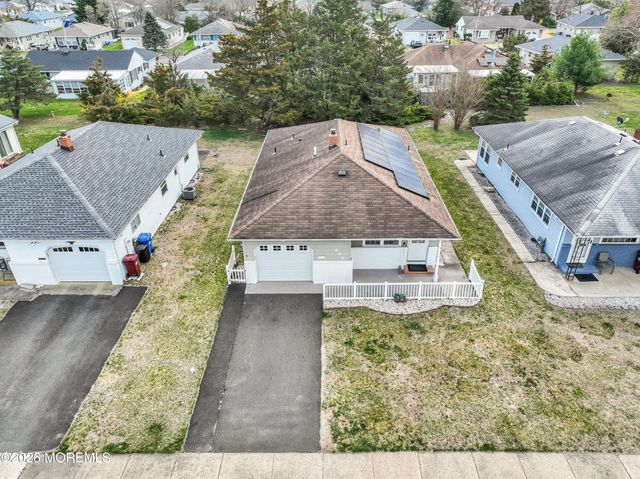 496 Saint Thomas Drive, Toms River, NJ 08757