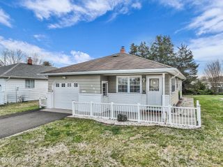 496 Saint Thomas Drive, Toms River, NJ 08757