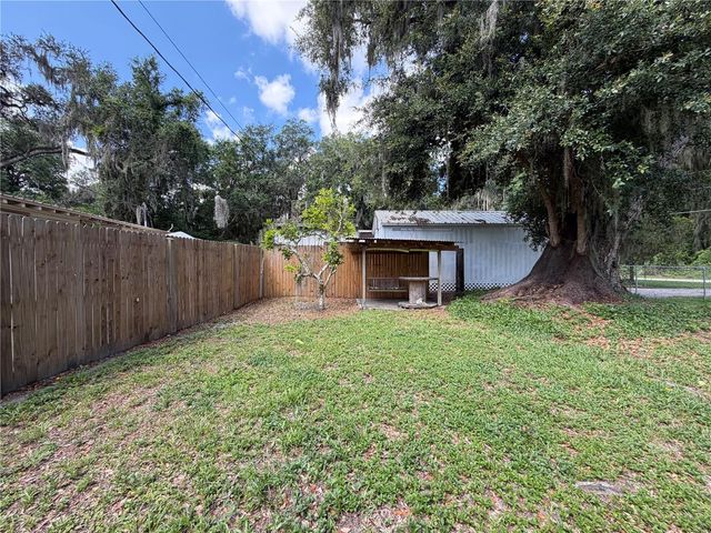 3315 CR 431N, Lake Panasoffkee, FL 33538