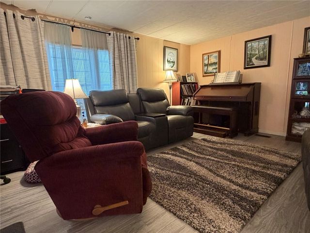 3315 CR 431N, Lake Panasoffkee, FL 33538