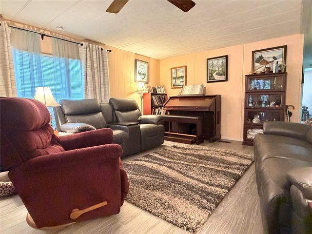 3315 CR 431N, Lake Panasoffkee, FL 33538