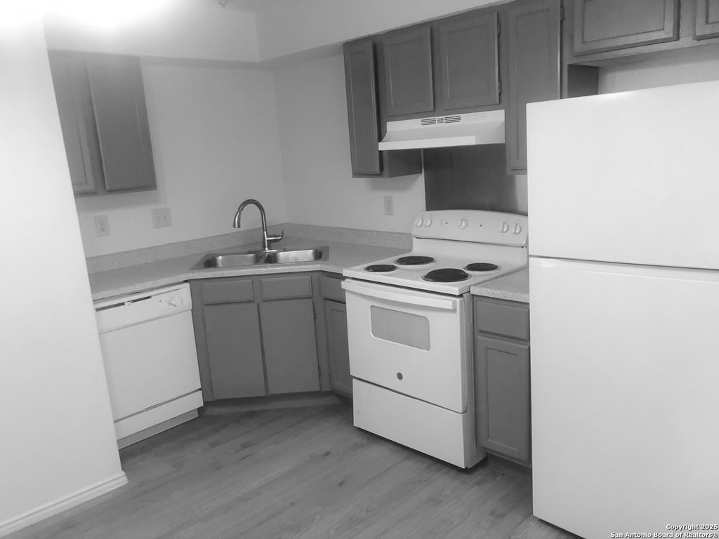 6310 Queens Castle Apt 1, San Antonio, TX 78218