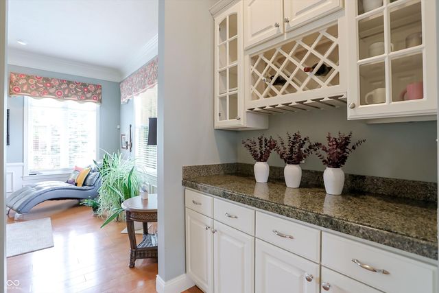 201 Manchester Drive, Zionsville, IN 46077