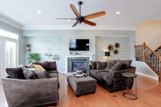 201 Manchester Drive, Zionsville, IN 46077