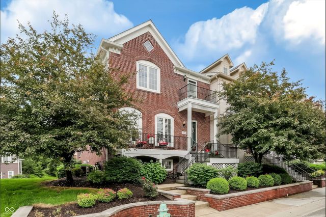 201 Manchester Drive, Zionsville, IN 46077