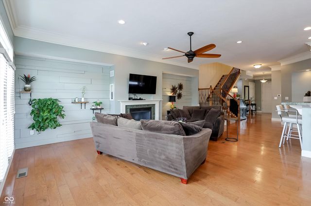 201 Manchester Drive, Zionsville, IN 46077