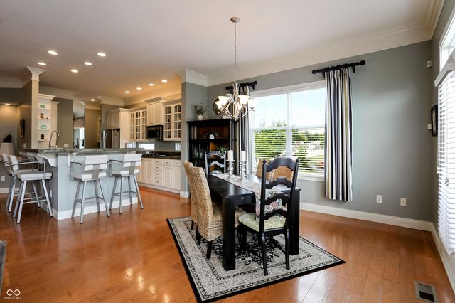 201 Manchester Drive, Zionsville, IN 46077