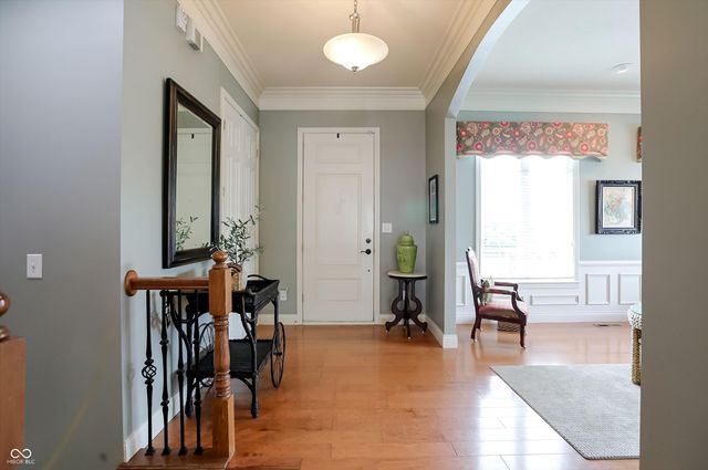 201 Manchester Drive, Zionsville, IN 46077