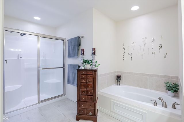 201 Manchester Drive, Zionsville, IN 46077